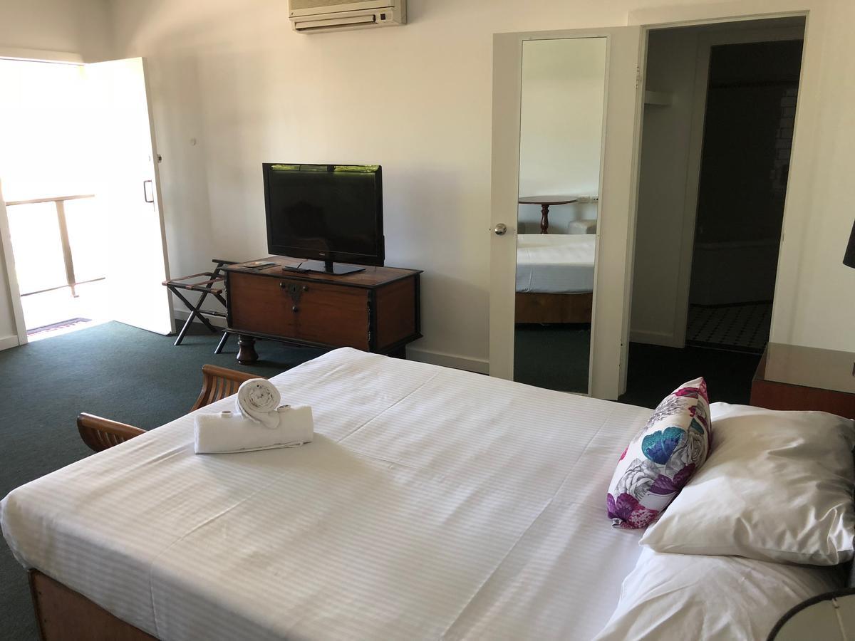Squid'S Ink Motel Μπέλμοντ Εξωτερικό φωτογραφία